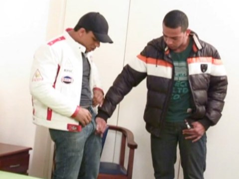 latino muscle se fait defoncer 05