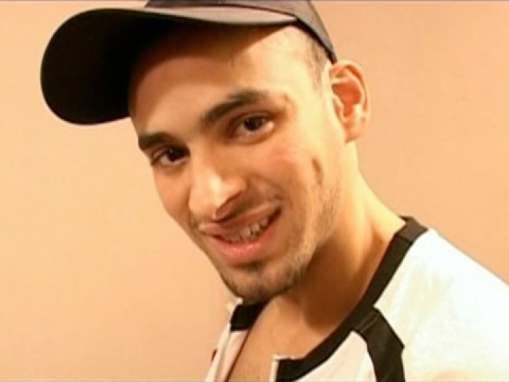 Sami, il ragazzo arabo gay marocchino, vuole che guardiate il suo bel cazzo arabo