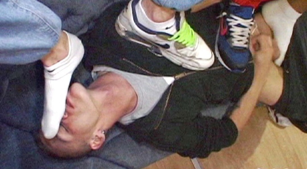 Macho Sneaker Masters!
