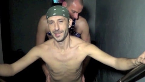 Un gitan se fait défoncé par les 23 cm de Diabolik young man