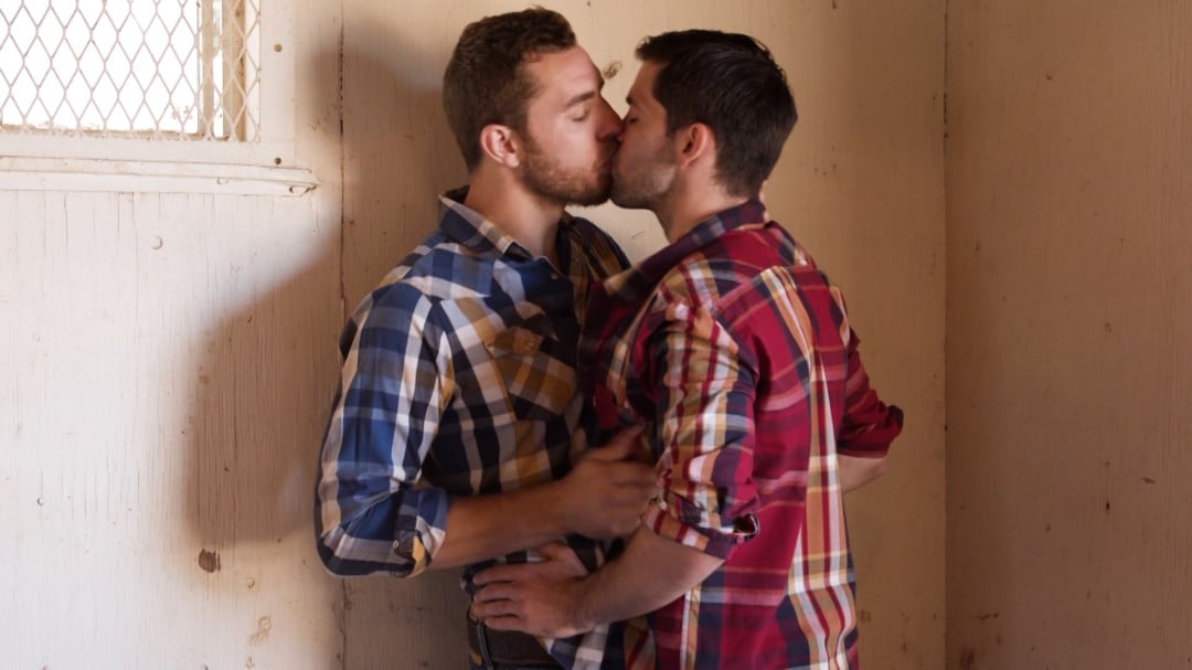 back alley cruising 00 39 03 12 Still011