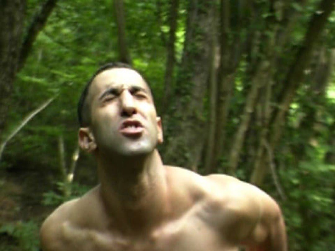 帅气的阿拉伯男人在树林里狠狠地干了一把