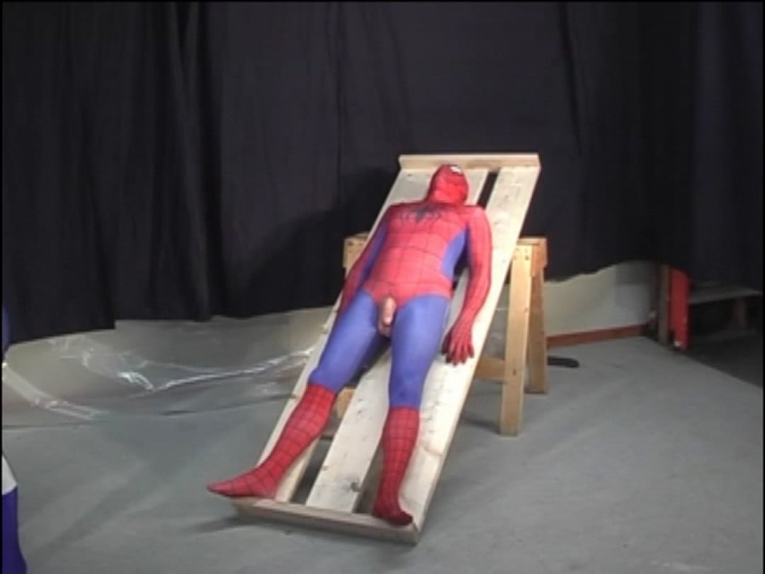 Spécial FETISH et LYCRA avec SUPERMAN et son HÉROS