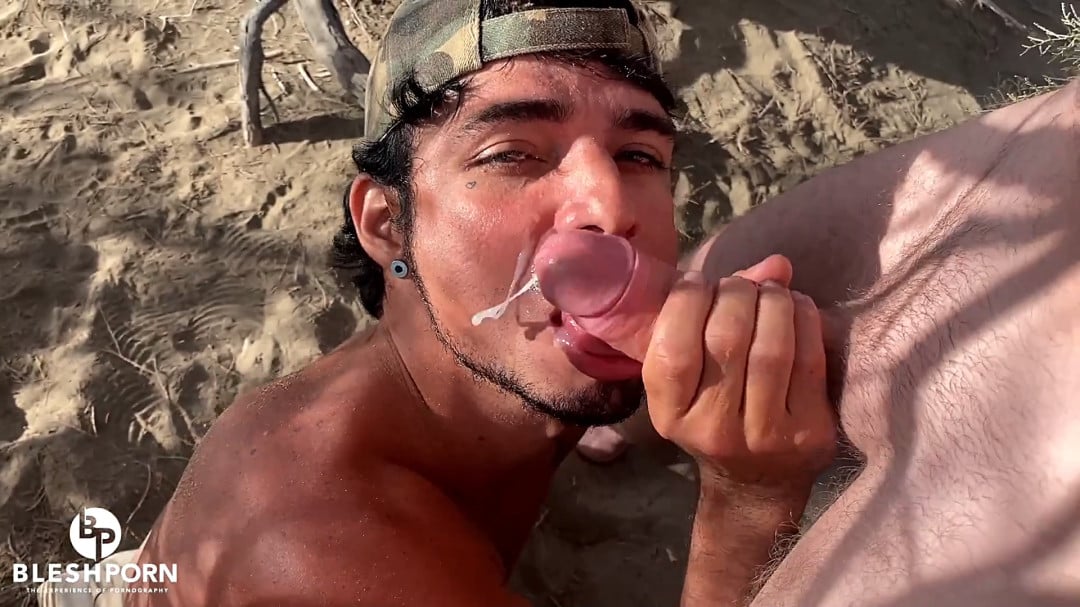SAND, SEA, SUN AND AN SUPER AMAZING BLOWJOB!!!