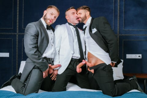 MENATPLAY Threeway Celebration 10
