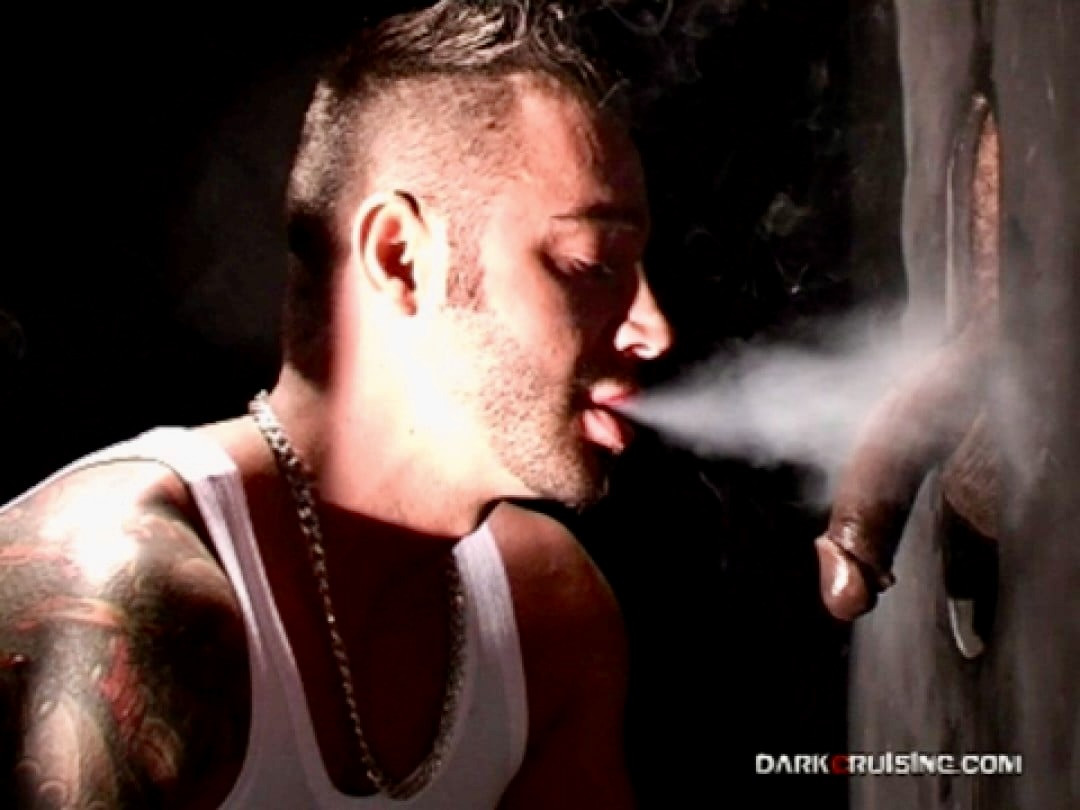 [Darkcruising] ORGIE INTERRACIALE EN GLORY HOLES   Image 002