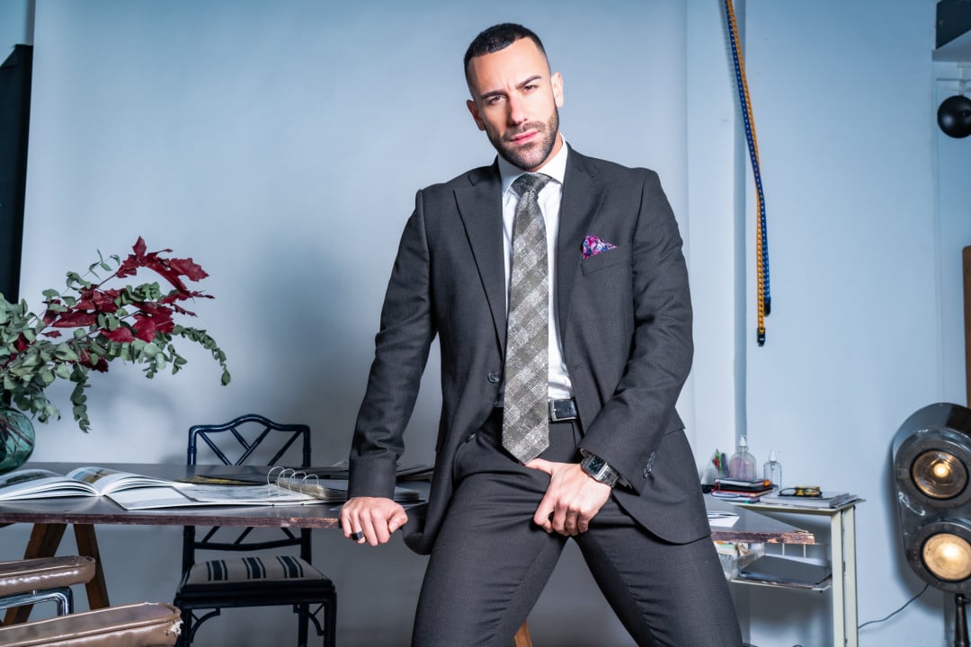 MENATPLAY Servicing The Boss 02