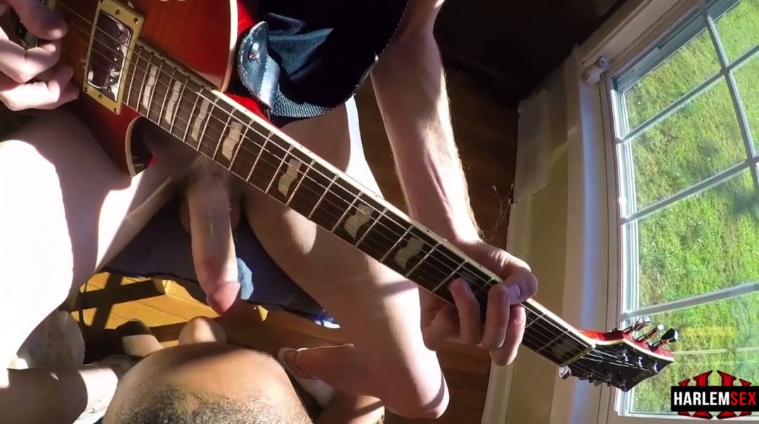Gay blowjob while playing guitar gay porn video on Universblack