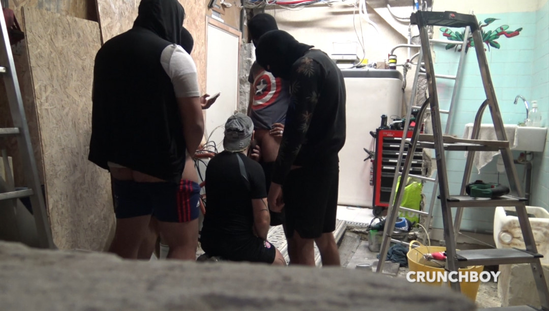 Orgy on a construction site with 4 straight workers emptying themselves into a mouth