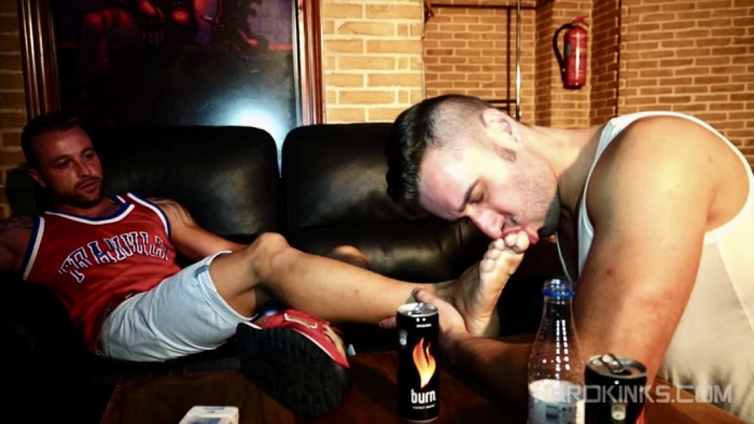 [Hardkinks] Pissé dans la bouche   Image 002