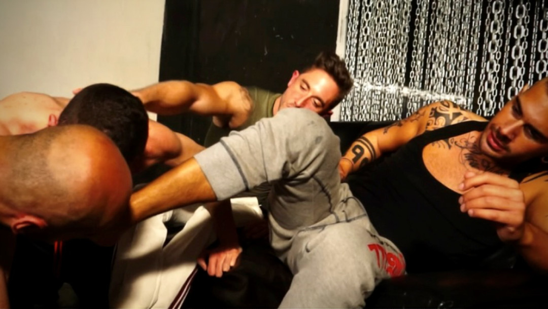 [Hardkinks] Deux jeunes lopes en dressage intensif   Image 006