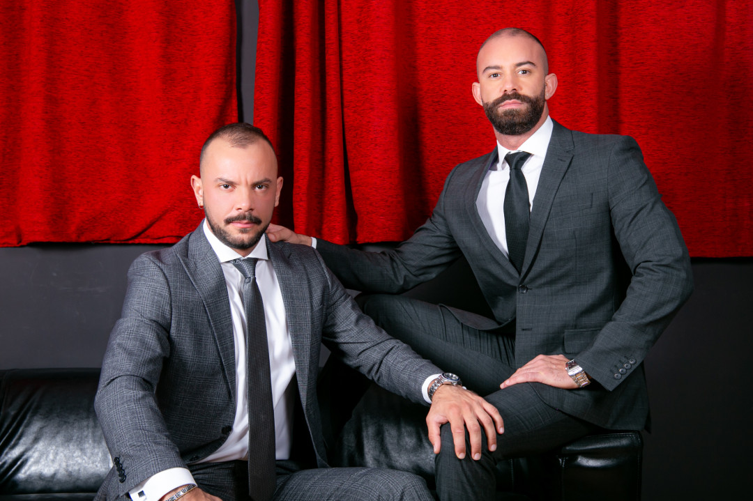 MENATPLAY Supporting Co Worker 08