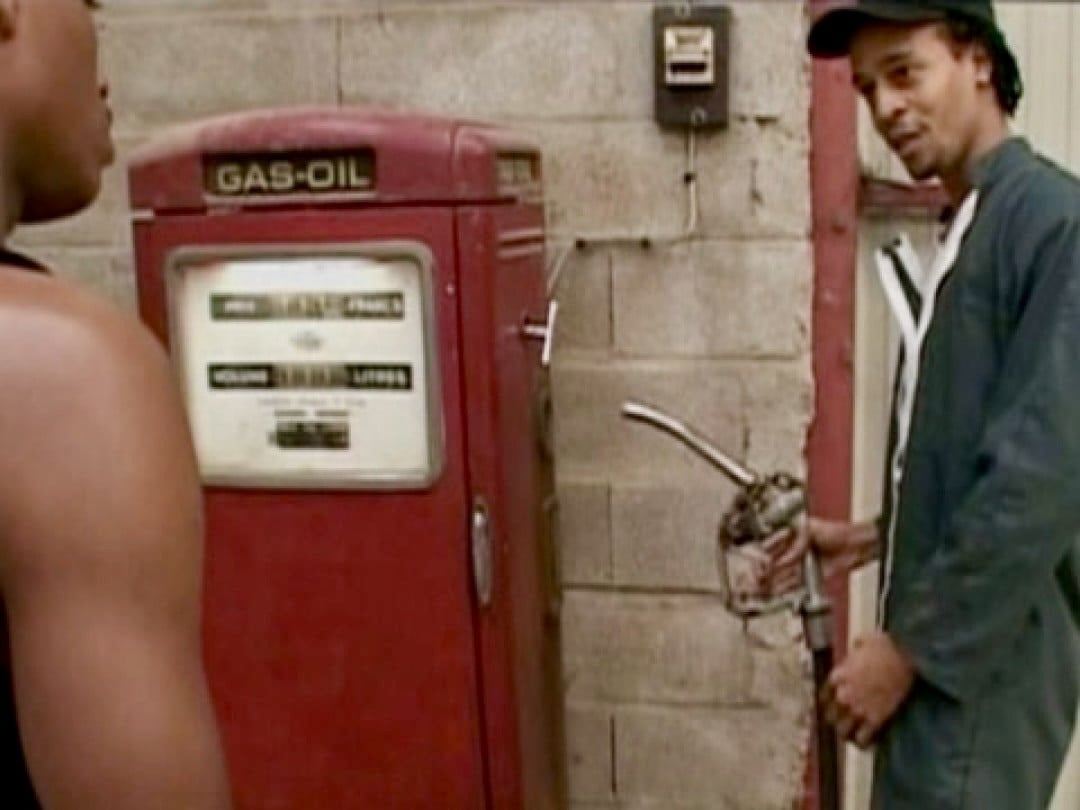 [Cadinot] Baise au garage   Image 002