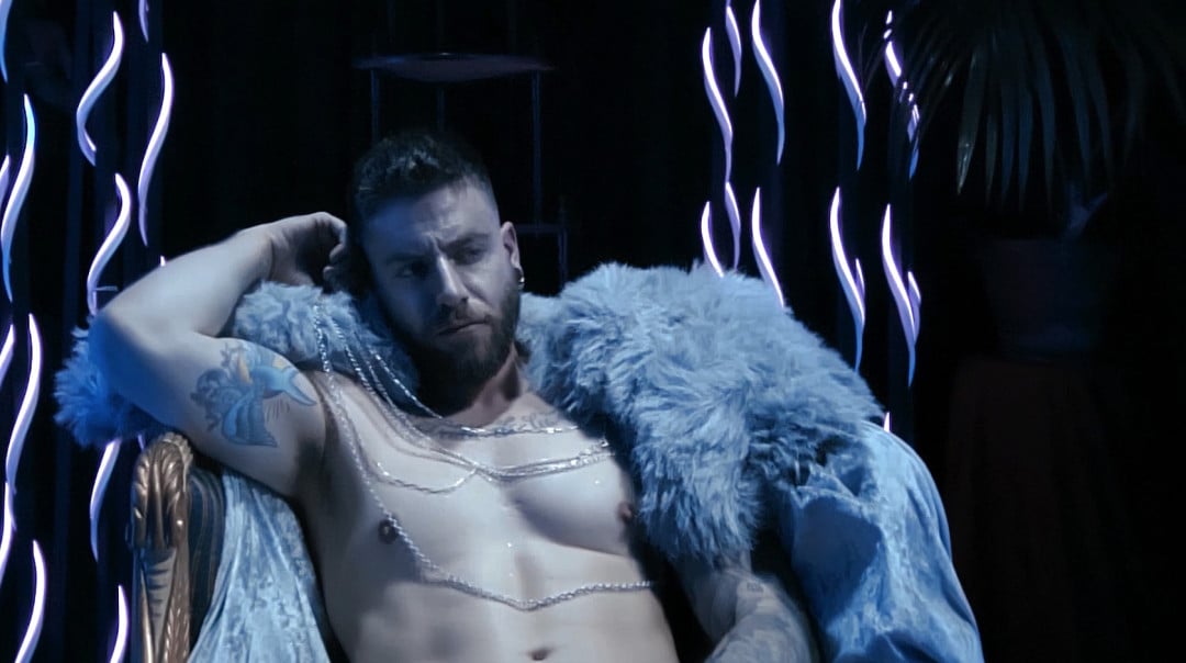 Fire and Ice : beard narcissus jerking off