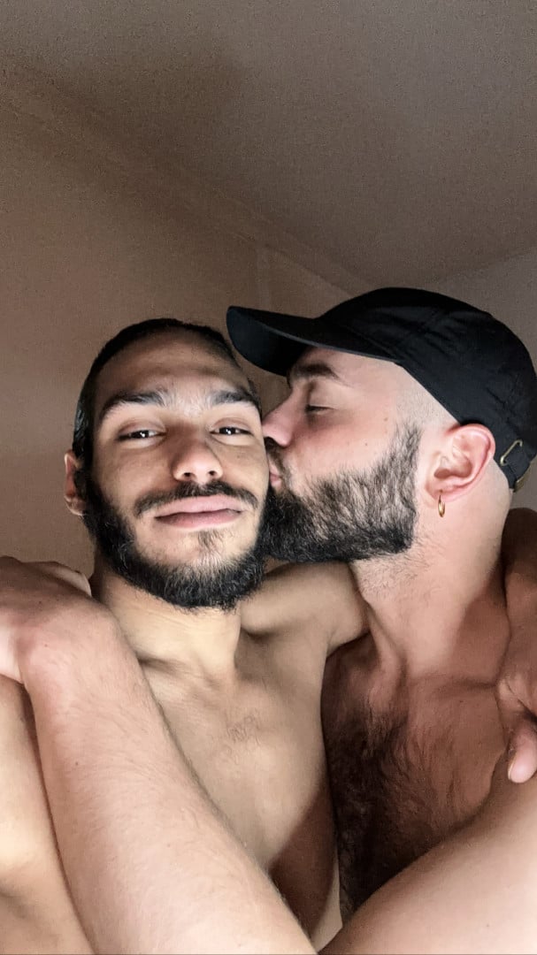 AEBC12D9 5E77 43FE B7F3 BFF34748CAE7