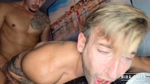 FULL VID 00 00 22 45 Still020