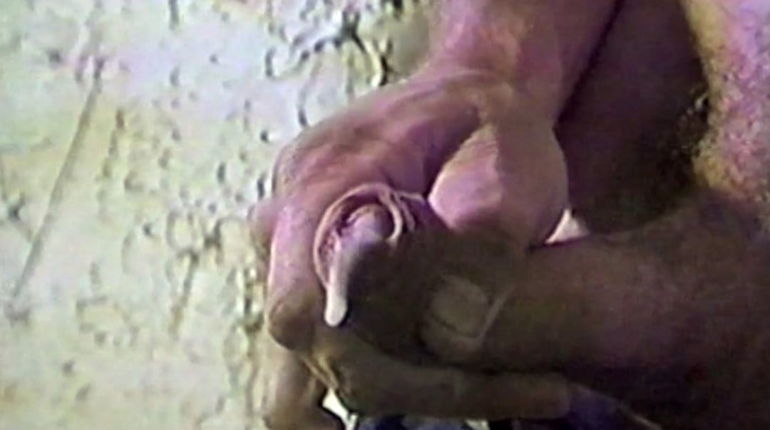 Marinero Gay Musculoso se Masturba Solo