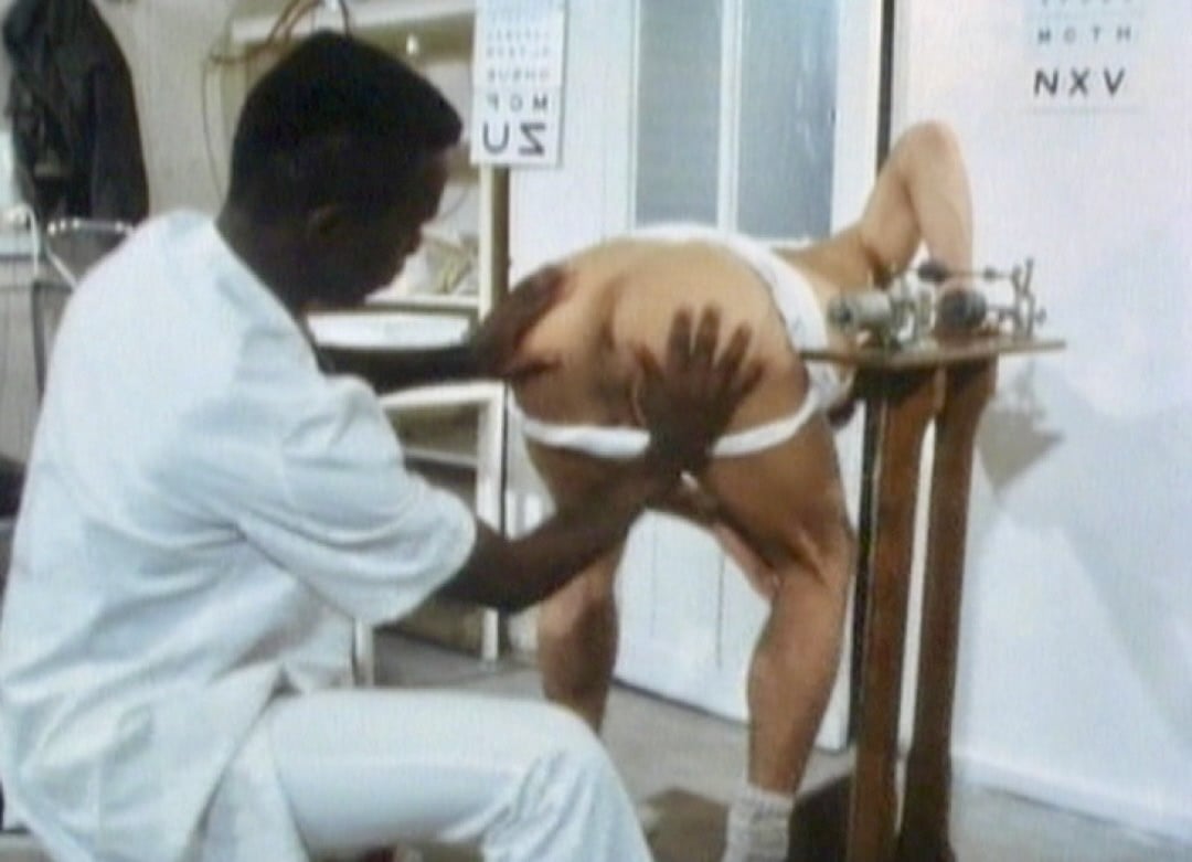 [Cadinot] L'inspection du cul au Service Militaire   Image 002