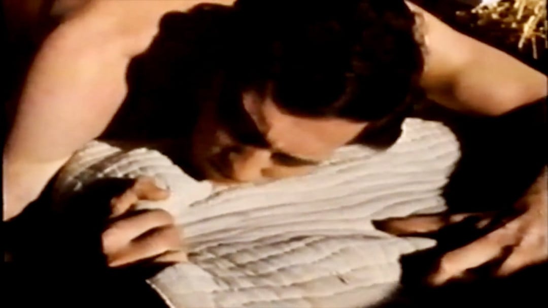 bijour beau mec brun se fait enculer