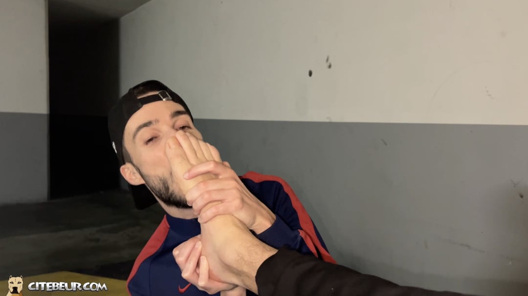 Cocksucker, a young submissive Arab twink, goes wild for his buddy Rabzouz’s manly feet