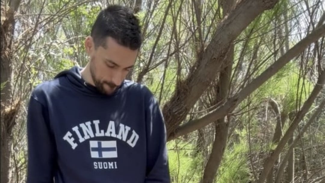 [Liam Harding] daddy chaud baisant femboy avec gros cul à l'extérieur   Image 008