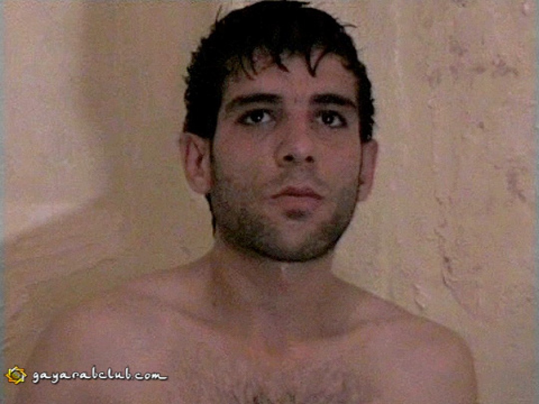 Large arabe dick needs some gay man to suck it