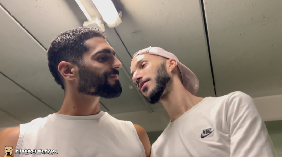 性感阿拉伯男人，被另一个男人吸吮 - 第 1 部分