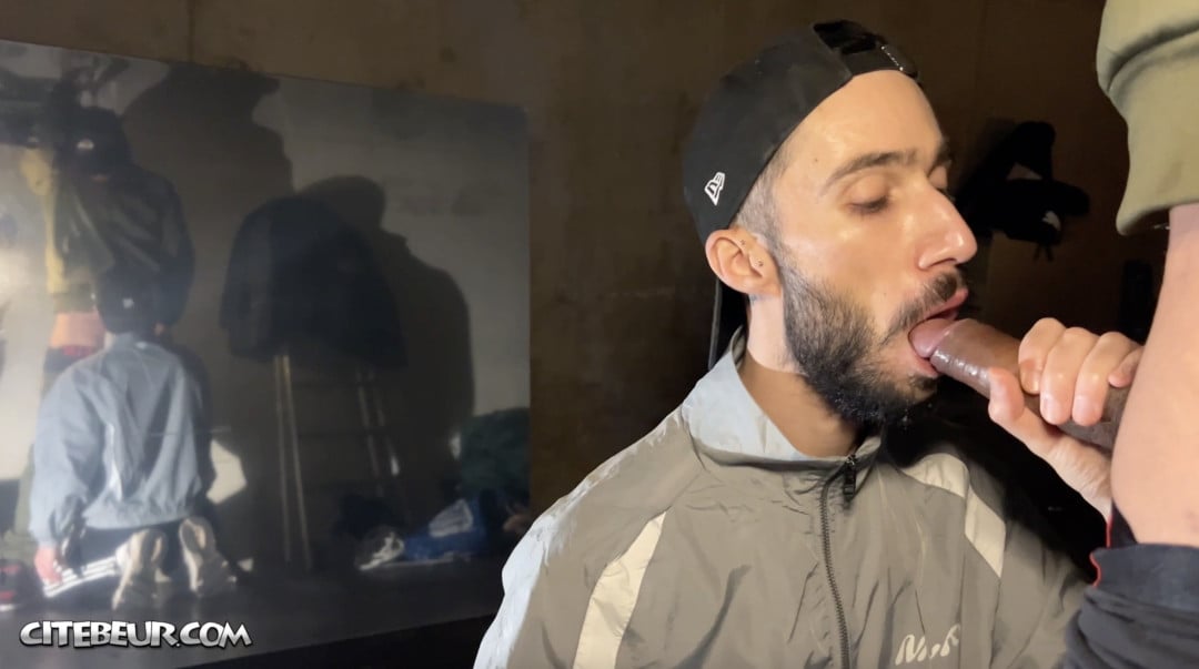 arabe gay suce une racaille dans  le garage de cite