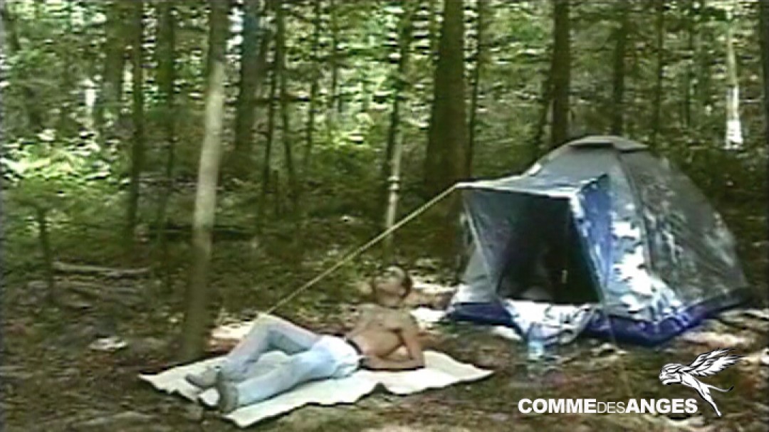 Sex-starved top serviced in the woods