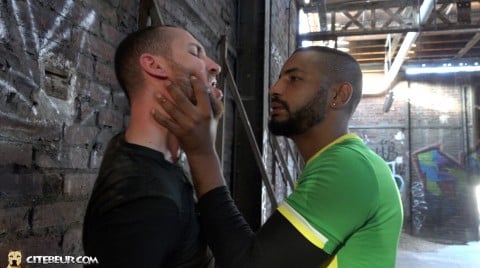 Cohen Byron e Tahar nel video arabo gay di Citebeur