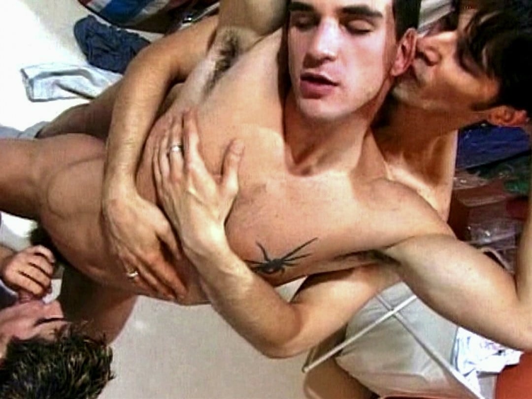 [Cadinot] Porno Gay Vintage DOUBLE JEU   Scène 7 Twink | Grosse Bite   Image 006