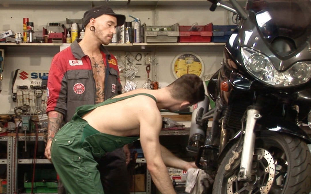 Young mechanic for experienced top