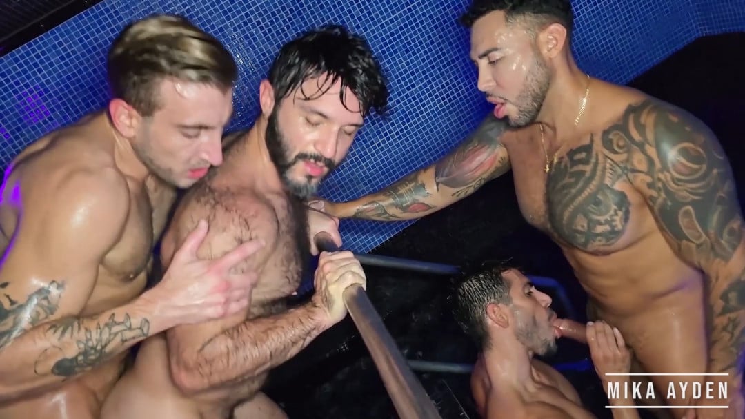 0207 (1)(8) 00 00 26 56 Still019