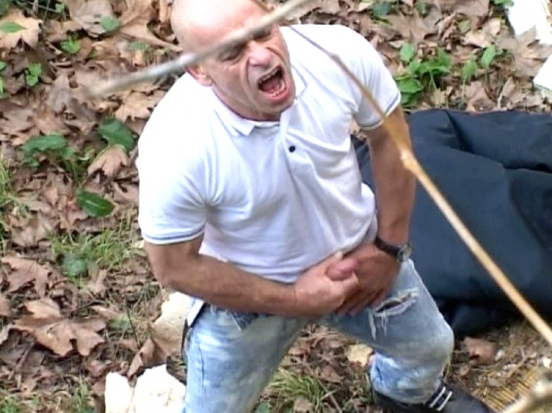 Tanked rascal masturbates in outdoors and sodas his own piss