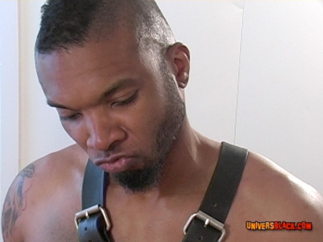LEATHER BLACK SLAVE