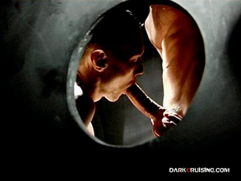 [Darkcruising] Beau mec TTBM cagoulé en Backroom   Image 005