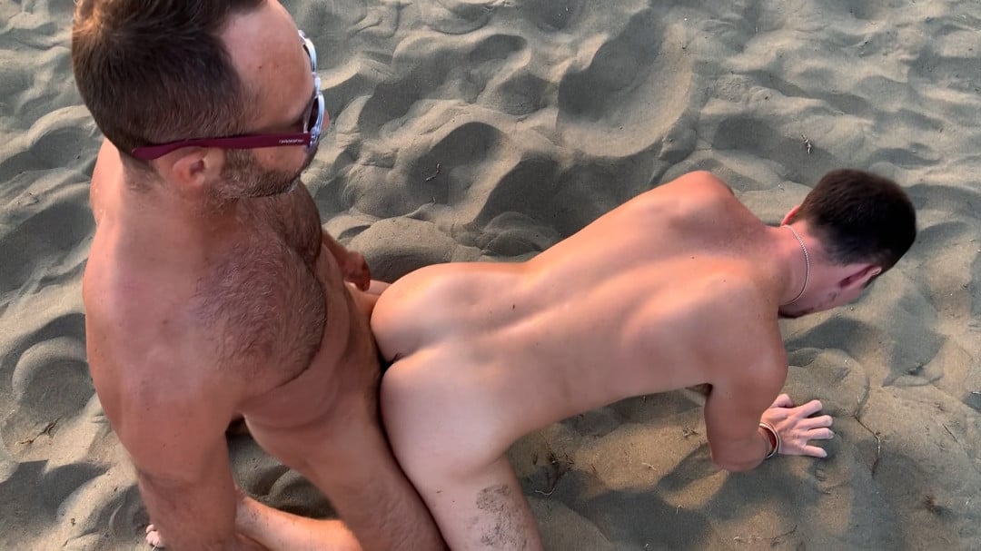 In modalità gay passiva nelle dune