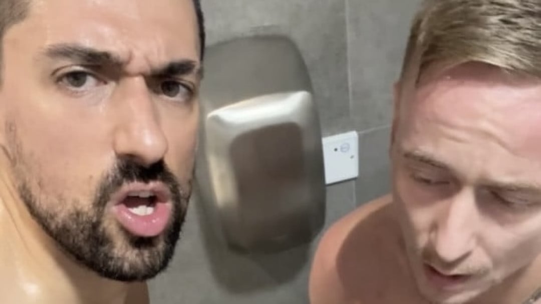 [Liam Harding] Daddy chaud baisant un twink sexy dans des toilettes publiques   Image 007