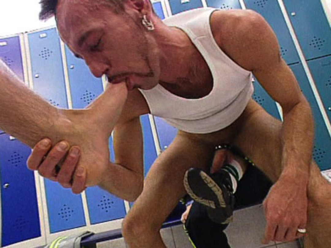 SWEATY FEET AND SOX AFTER TRAINING