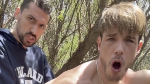 [Liam Harding] daddy chaud baisant femboy avec gros cul à l'extérieur   Image 002