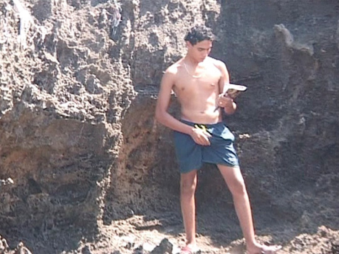 Tunisian straight guy shows his great cock
