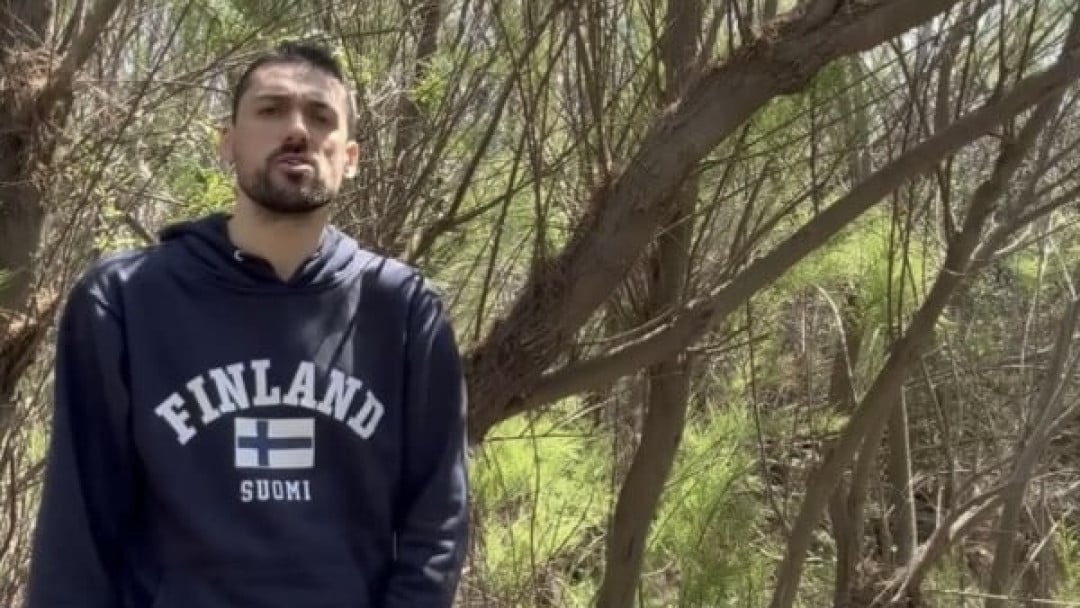 [Liam Harding] daddy chaud baisant femboy avec gros cul à l'extérieur   Image 007