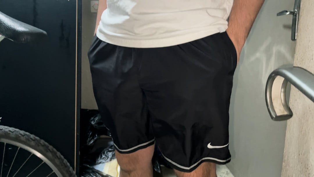 专业口交高手，楼梯间紧急口交