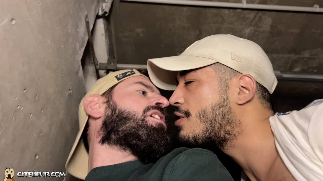 Hard Arab Threesome in the Hood – Alaidin and His Bros Dominate a Hungry Bottom
