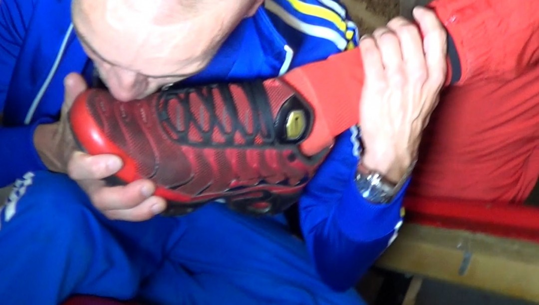 乔丹和罗曼的运动鞋录像带