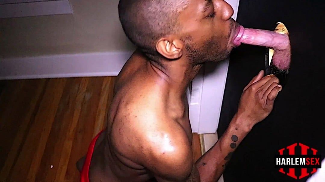 Glory hole video porno gay en Harlemsex