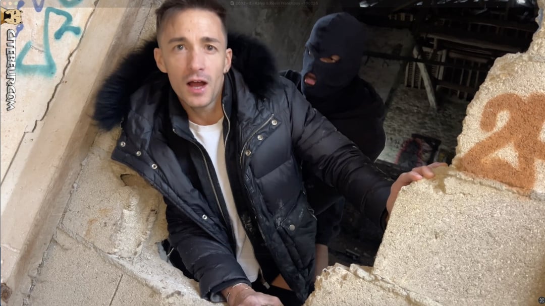 French twink dominiert von einem ultrahochgezüchteten, gemischtrassigen Wachmann in einem besetzten Haus - 2