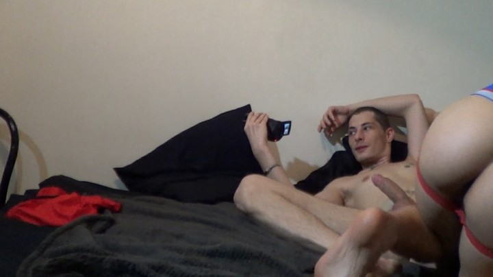 Webcam Porno girare KEN SUMMER scopato a nudo da 2 top xxl