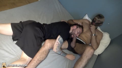 grosse bite d'arabe a sucer par un homo