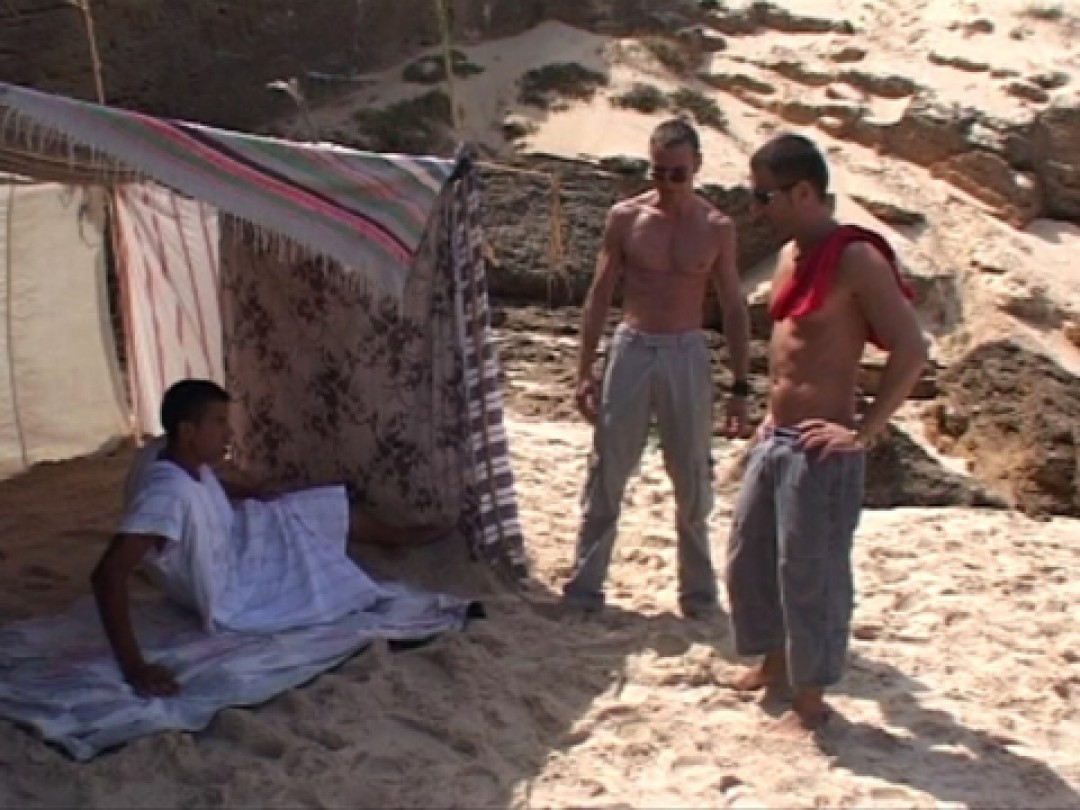 cul defonce bedouin satisfait 1